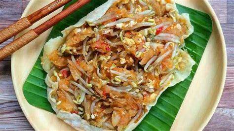 Lumpia basah memiliki rasa yang gurih dan manis.