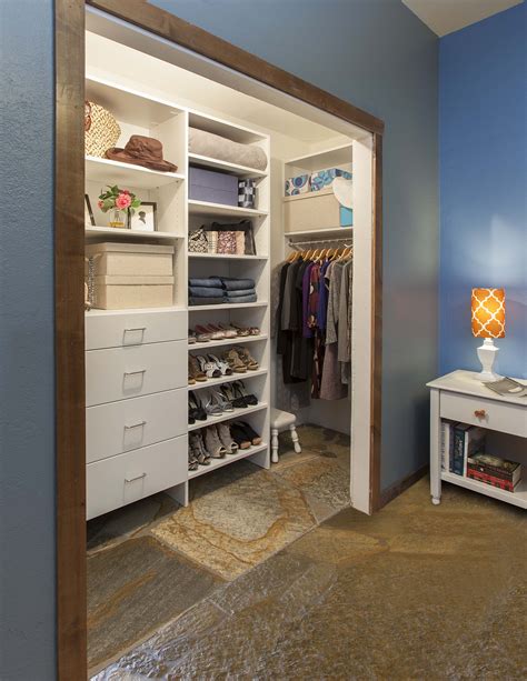 10 Amazing Reach-In Closet Ideas For 2023