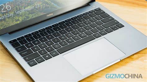 Realme Book: Keyboard and touchpad
