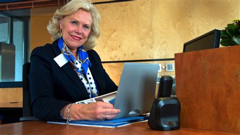 Receptionist Jobs That Offer Flexibility and Fun!