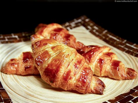 Découpe et façonnage des croissants