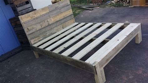 Reclaimed Pallet Bed Frame