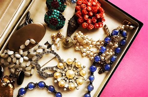 Recognizing Things About Costume Jewelry Wholesale