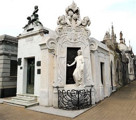 Recoleta Cemetery myths