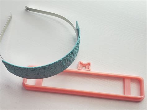 Image of a rectangle framed with a headband