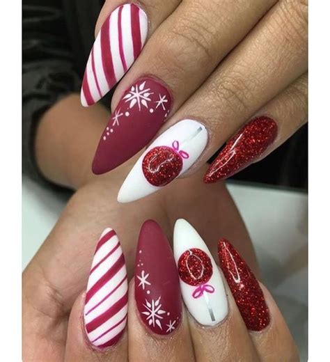 Red Xmas Nails Aesthetic