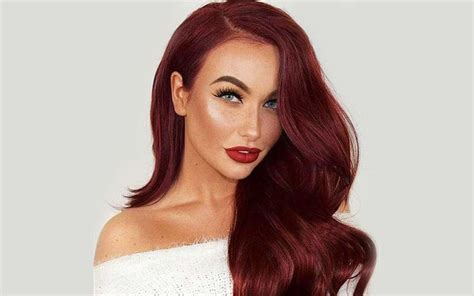 Gorgeous Pairing: How to Make Your Red Hair and Olive Skin Warm Each Other Up!