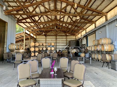 2Hawk Vineyard & Winery - Rogue Valley Wine Country