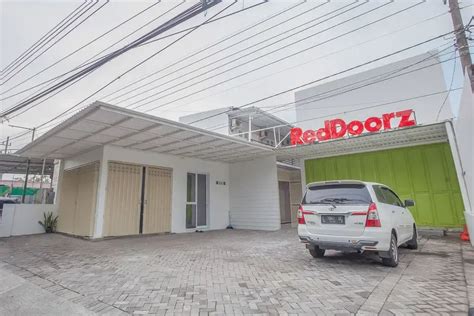 RedDoorz Surabaya