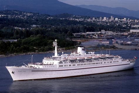Star Cruise Ship