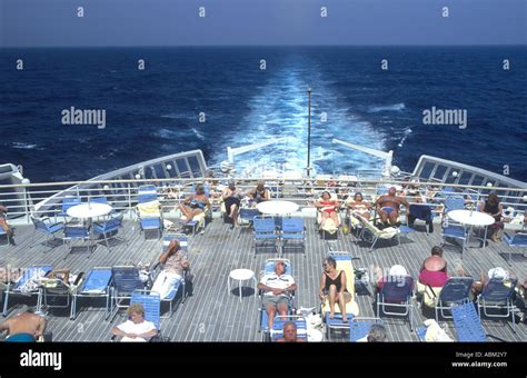 Relaxing Cruise Sundeck