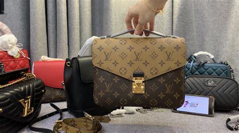 Replica handbags are friendly fashion accessories