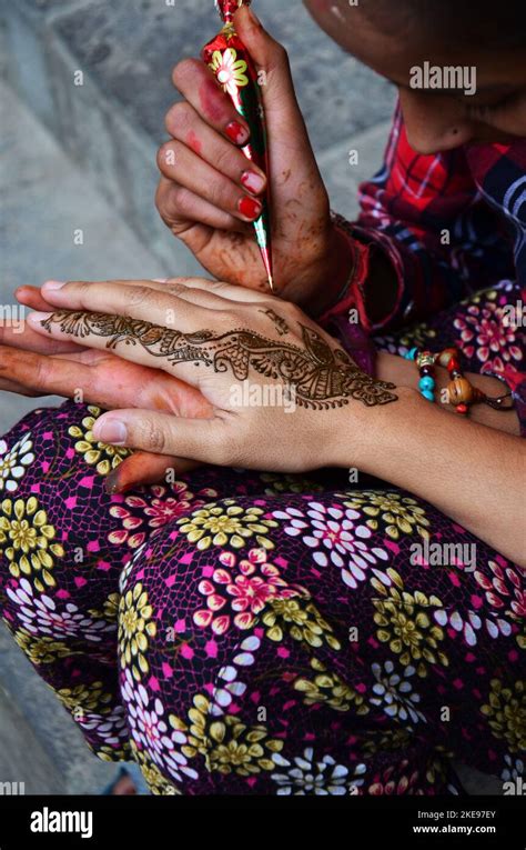 Reputable Henna Artist Thamel