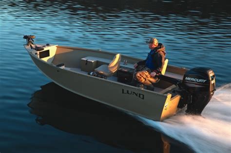 Research models and features of a Lund fishing boat
