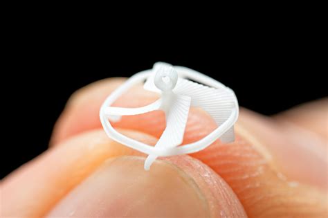 Researchers Develop World’s Smallest Robot