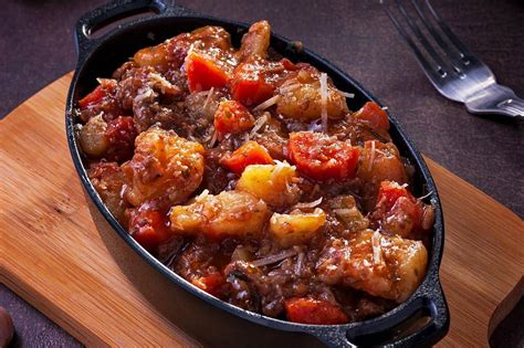 Santap Kenangan Bersama Resep Slow Cooker Daging Sapi Dan Kentang Yang Menggugah Selera