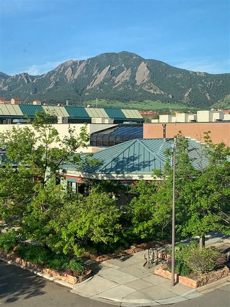 Residence Inn Boulder Flatirons suite with mountain views and balcony