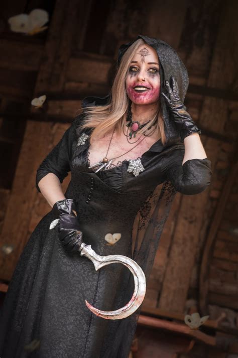 Resident Evil 8 Cosplay