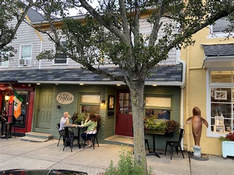The 9 Best Restaurants in Bristol, Rhode Island - Grace & Lightness