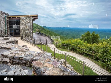 Savor the Scenery: Indulge in Delicious Dining at These Top Restaurants Near Cheaha State Park
