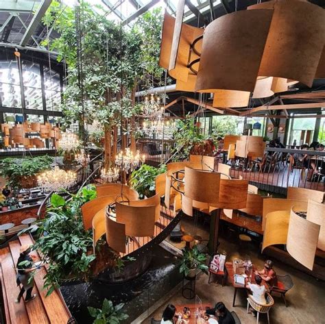 Restoran Kayu Kayu - Pengalaman Kuliner Unik dengan Nuansa Kayu yang Menawan