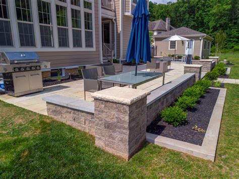 50 Backyard Retaining Wall Ideas and Terraced Gardens (Photos)