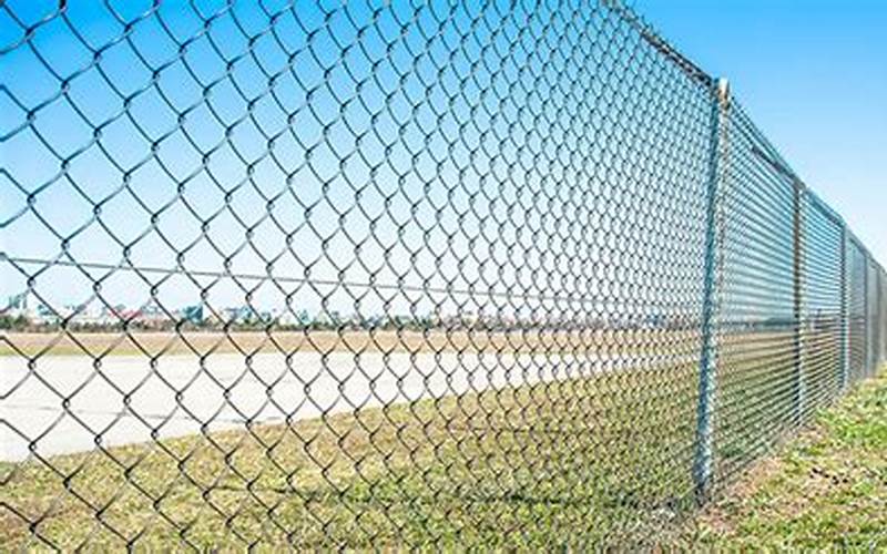Revamping Your Chain Link Fence With Privacy Mesh: Advantages And Disadvantages