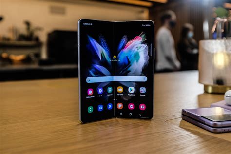 Reviews and Opinions Samsung Galaxy Fold 3 T-Mobile