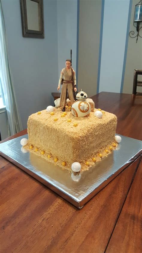 Rey Star Wars Cake