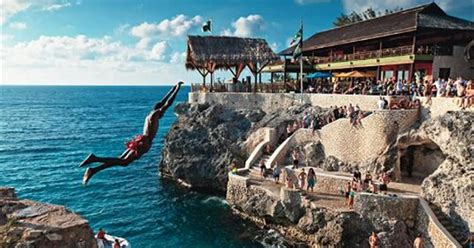 Ricks Cafe Cliff Divers