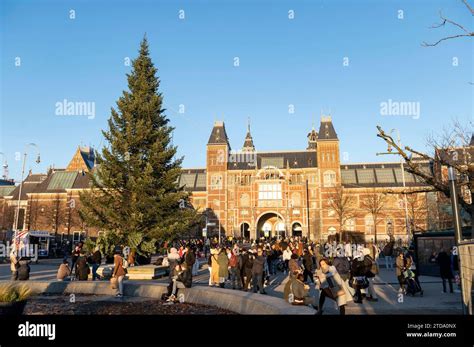 Rijksmuseum Crowds