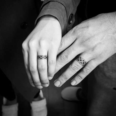 Couples tattoo wedding rings Tattoo wedding rings, Ring