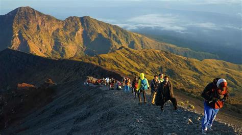 Rinjani trekking package