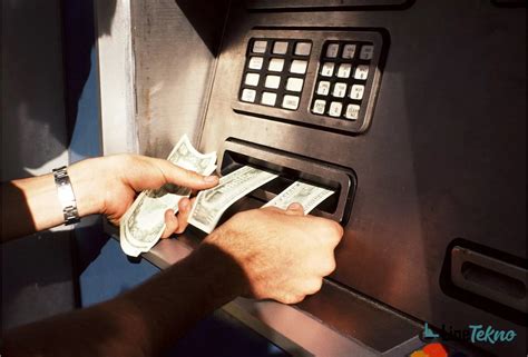 Risiko Menggunakan Gadai ATM