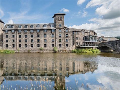 Prime Location of Riverside Hotel