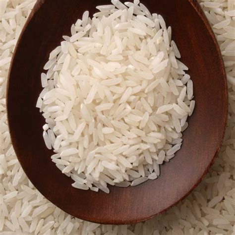 Un bol de riz basmati cuit à la vapeur