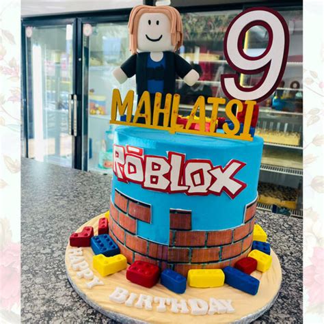 Roblox Cake How I make It - YouTube | Roblox cake, Cake, Roblox