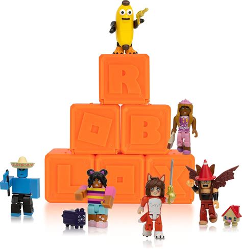 Roblox Celebrity Collection - Series 8 Mystery Figure  - Amazon.com