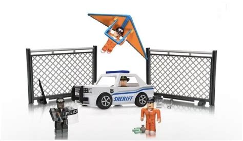 Roblox MOST WANTED with 17 PCS Exclusive Virtual Item 