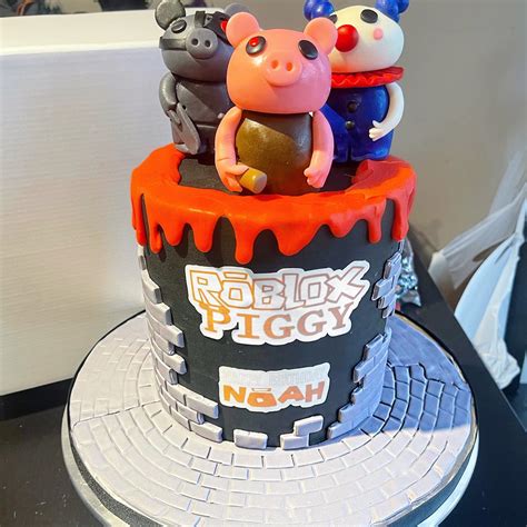 Roblox PIGGY cake #roblox #piggy - Snickerdoodle Sweets 