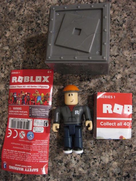 Roblox Series 1 Builderman Action Figure Mystery Box + Virtual Item 