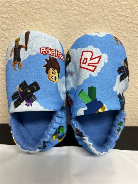 Roblox Slippers - Amazon.com