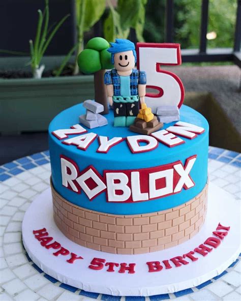 Roblox cake design