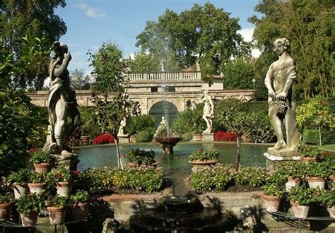 Roman Gardens