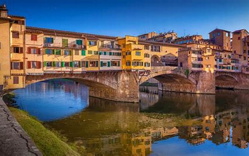 Romantic Spot On Ponte Vecchio Bridge