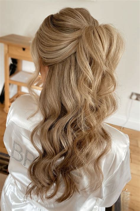 Romantic Prom Hairstyles