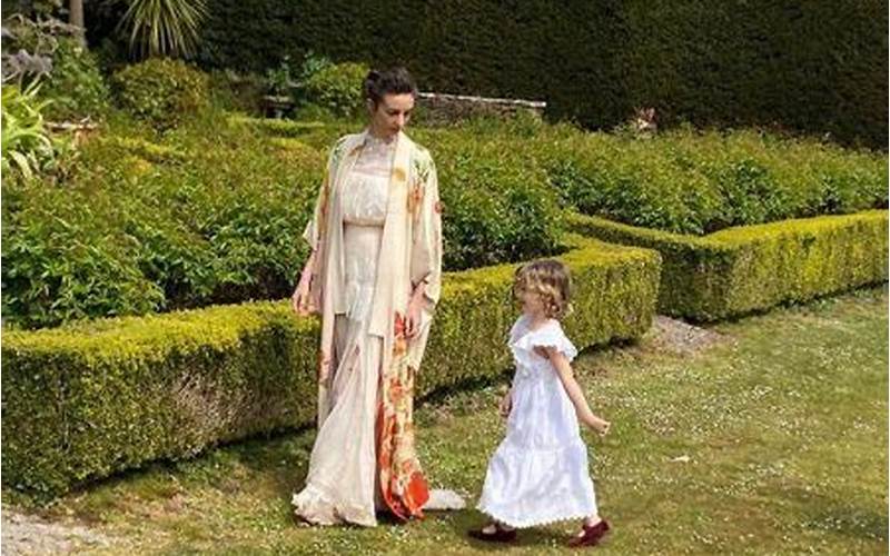Rose Hanbury With Her Daughter Iris At Houghton Hall