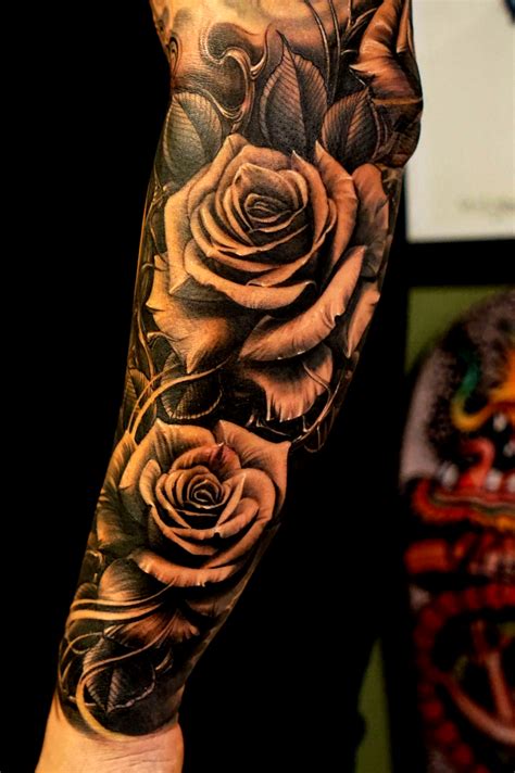 Realistic chain and red roses sleeve Japanese sleeve