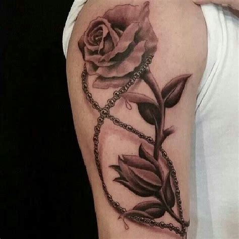 Roses in heart chain tattoo Chain tattoo, Tattoos for