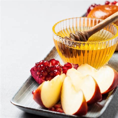 Delicious Rosh Hashanah Recipes: Know What To Eat on the Jewish New Year